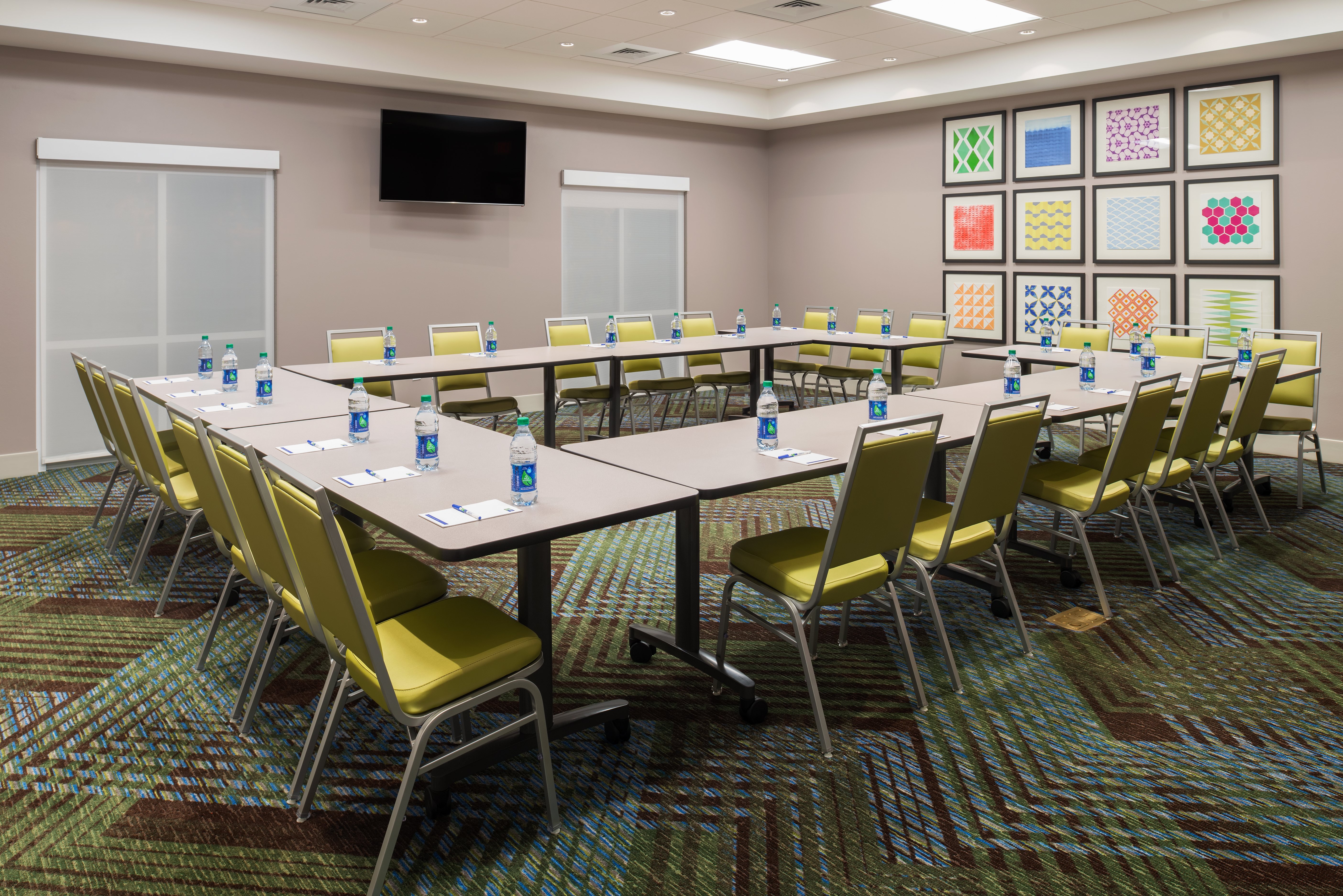 HOLIDAY INN EXPRESS TROY 41/48