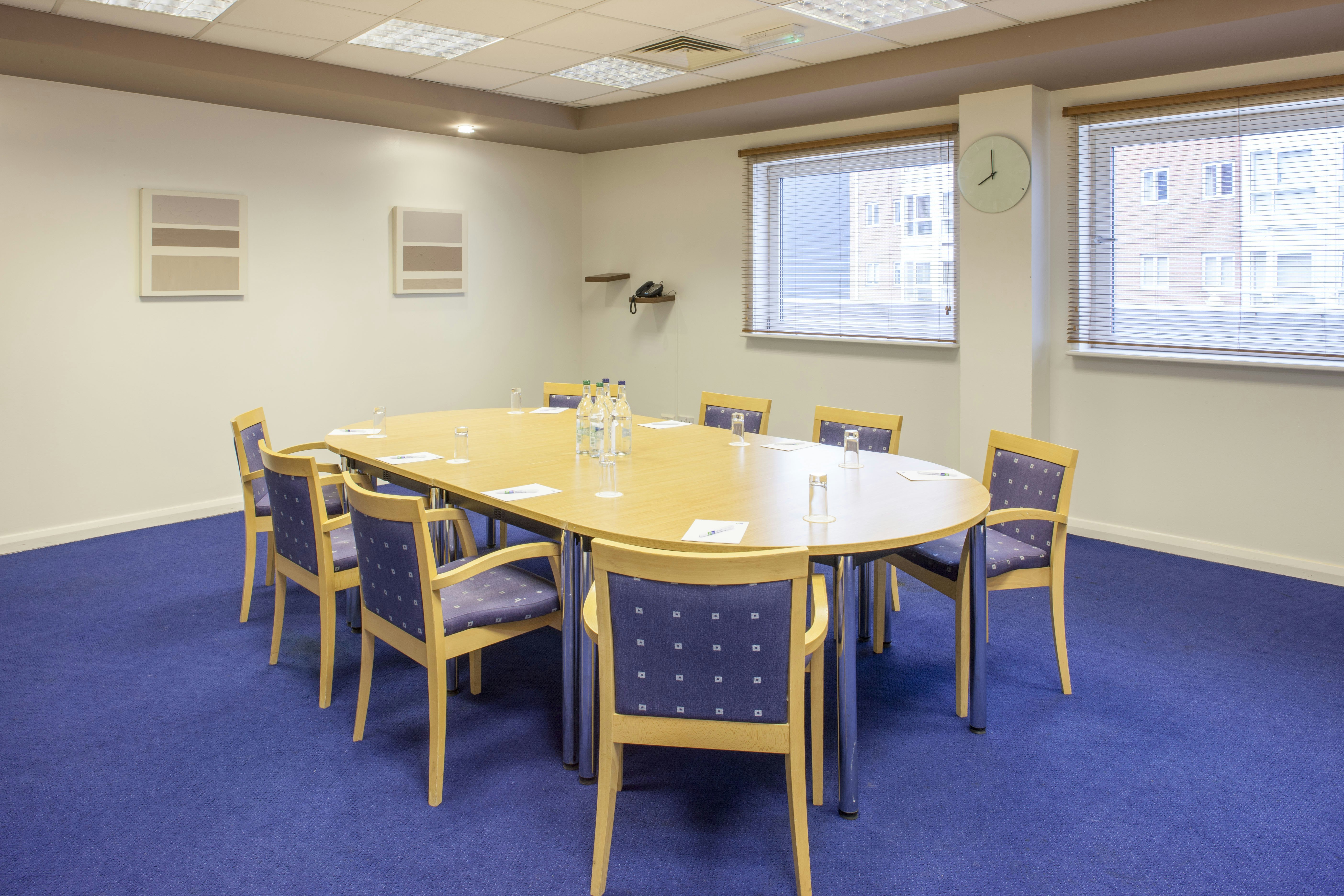 Holiday Inn Express Portsmouth Gunwharf Quays 52/56