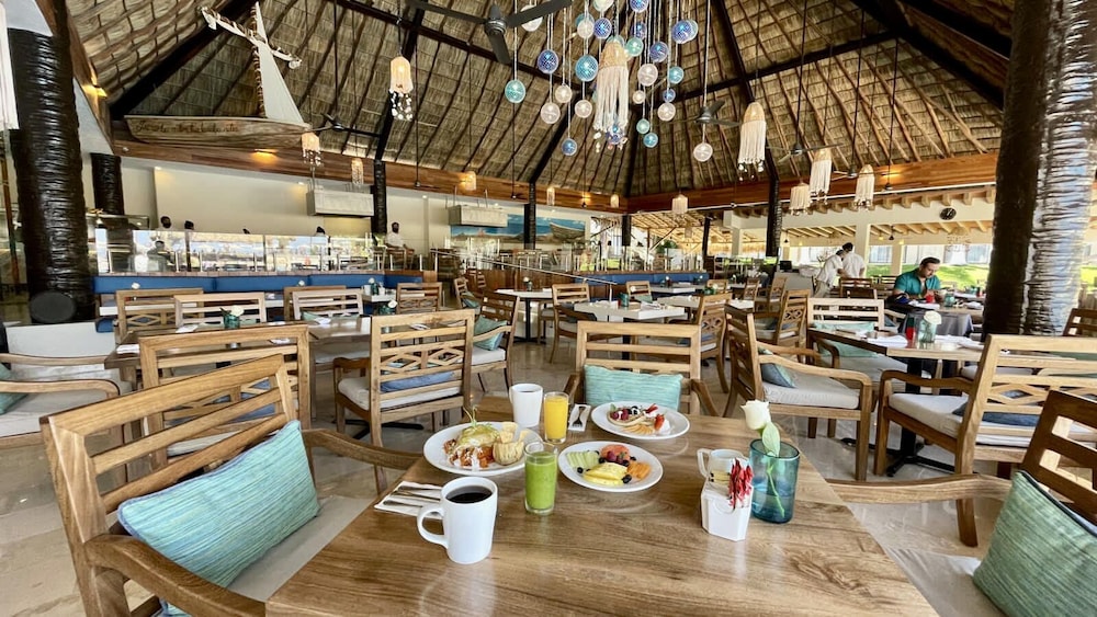 restaurant cafeteria