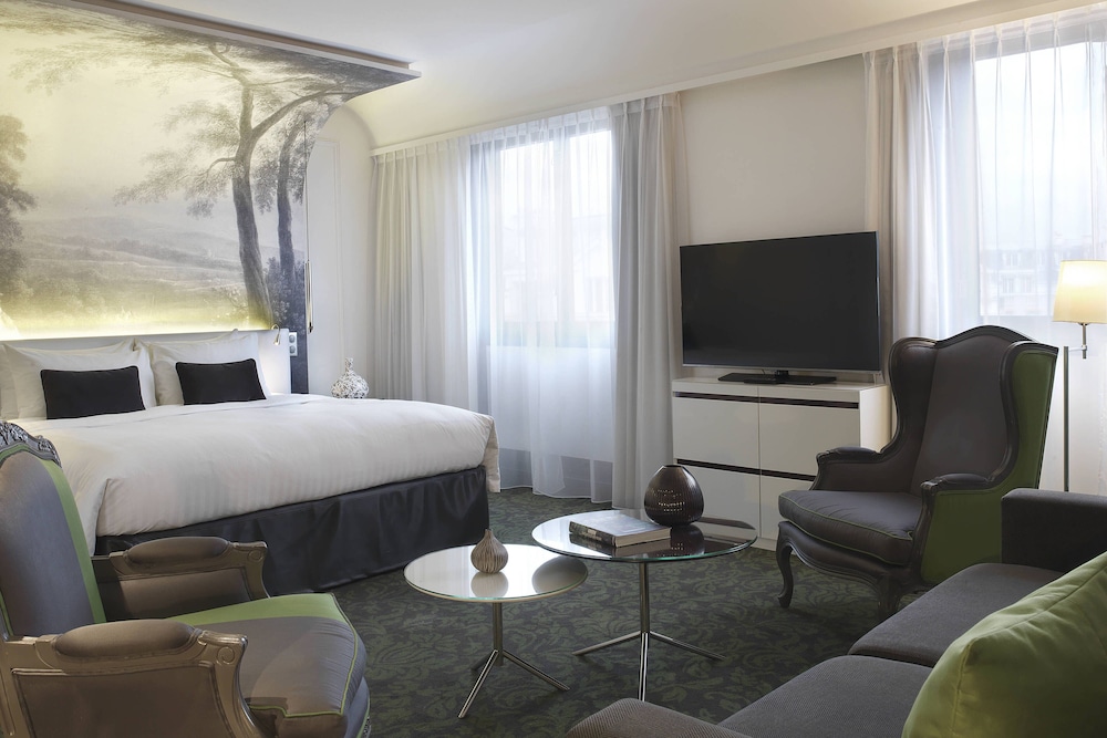 Renaissance Paris Nobel Tour Eiffel Hotel 10/38