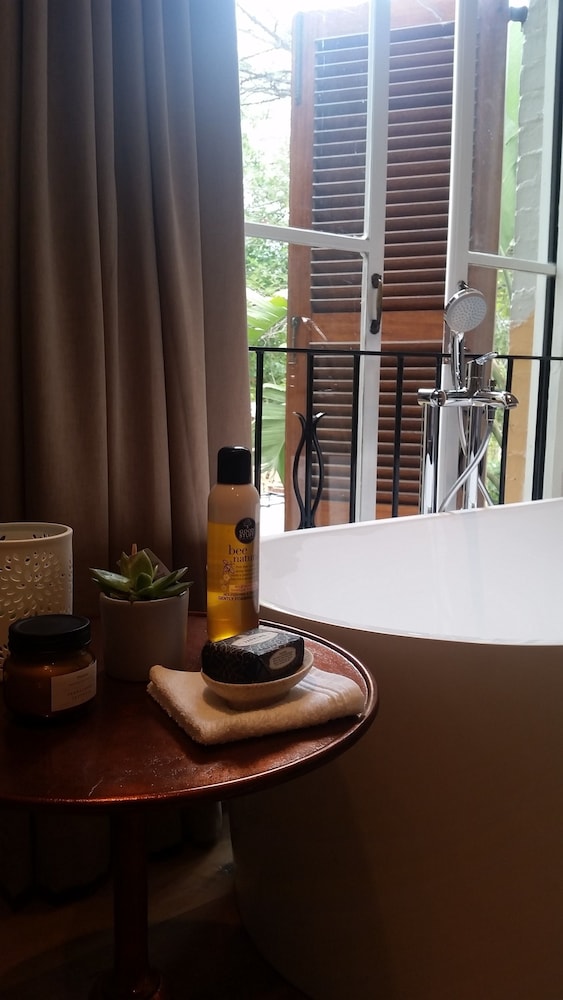 Amberhall Guesthouse 25/50