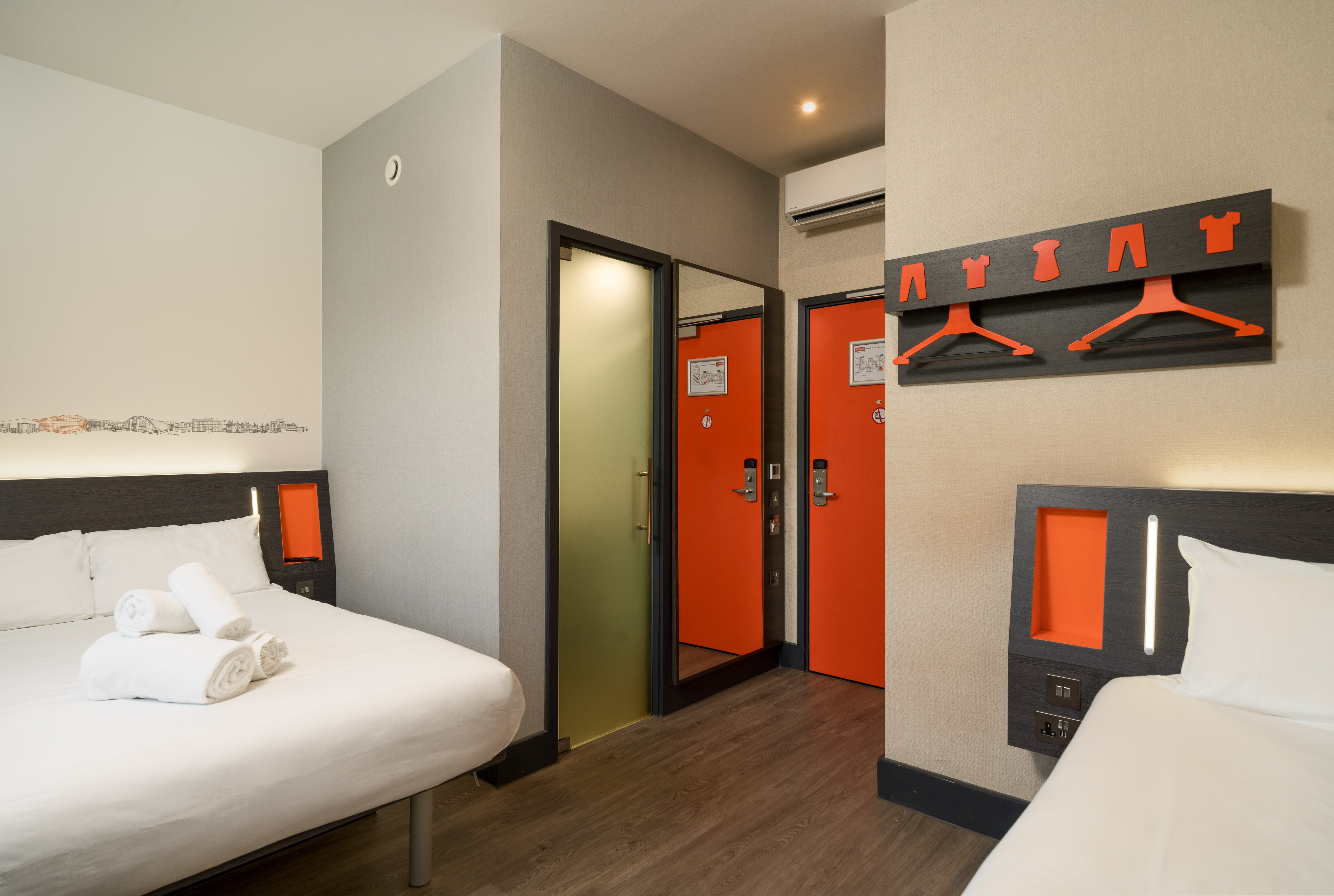 easyHotel Milton Keynes Central 7/10