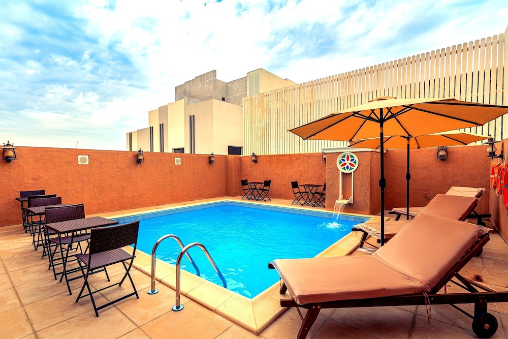 Al Liwan Suites Rawdat Al Khail 41/45