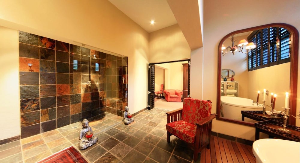 Cowrie Cove Guest House 49/50
