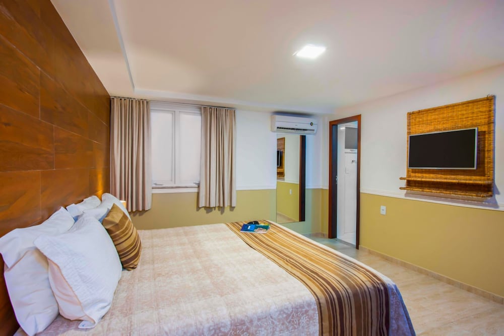 DELUXE, DOUBLE BED, JETTED TUB