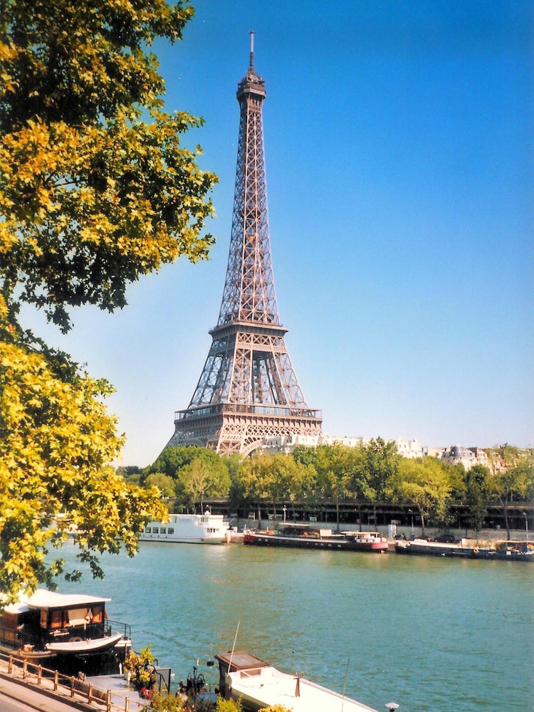 Campanile Paris 15 - Tour Eiffel 40/45