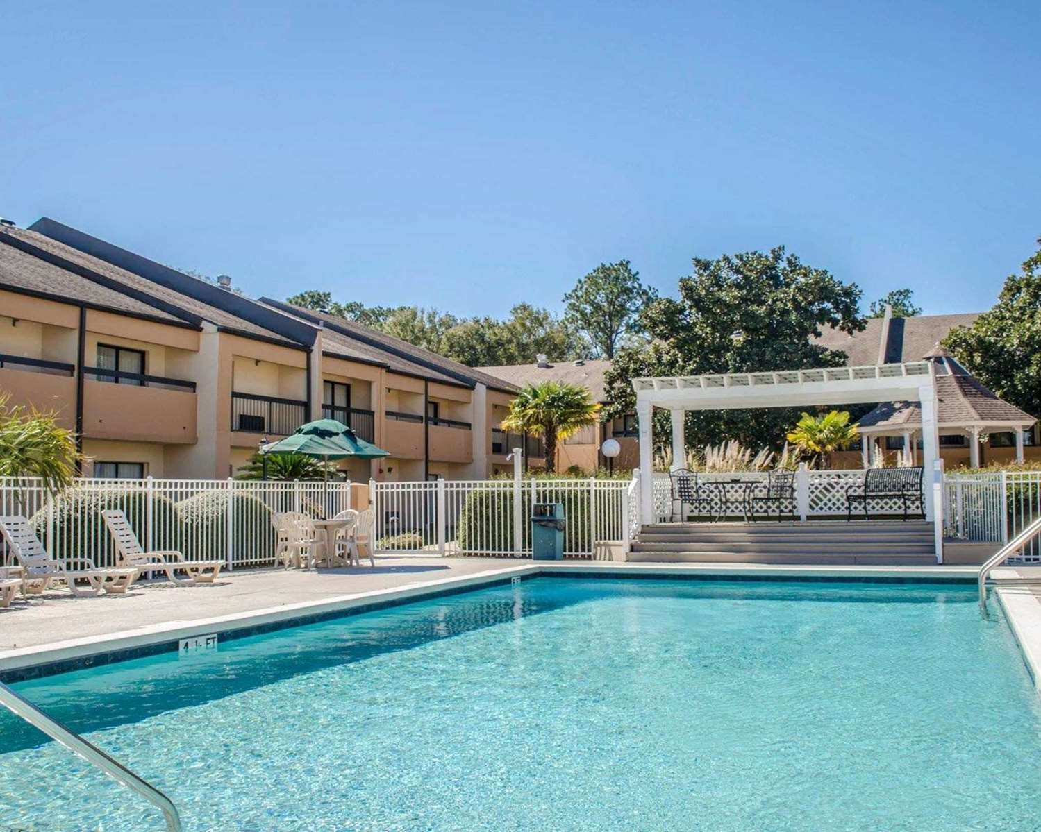 Quality Inn and Suites Pensacola Bayview 5/49