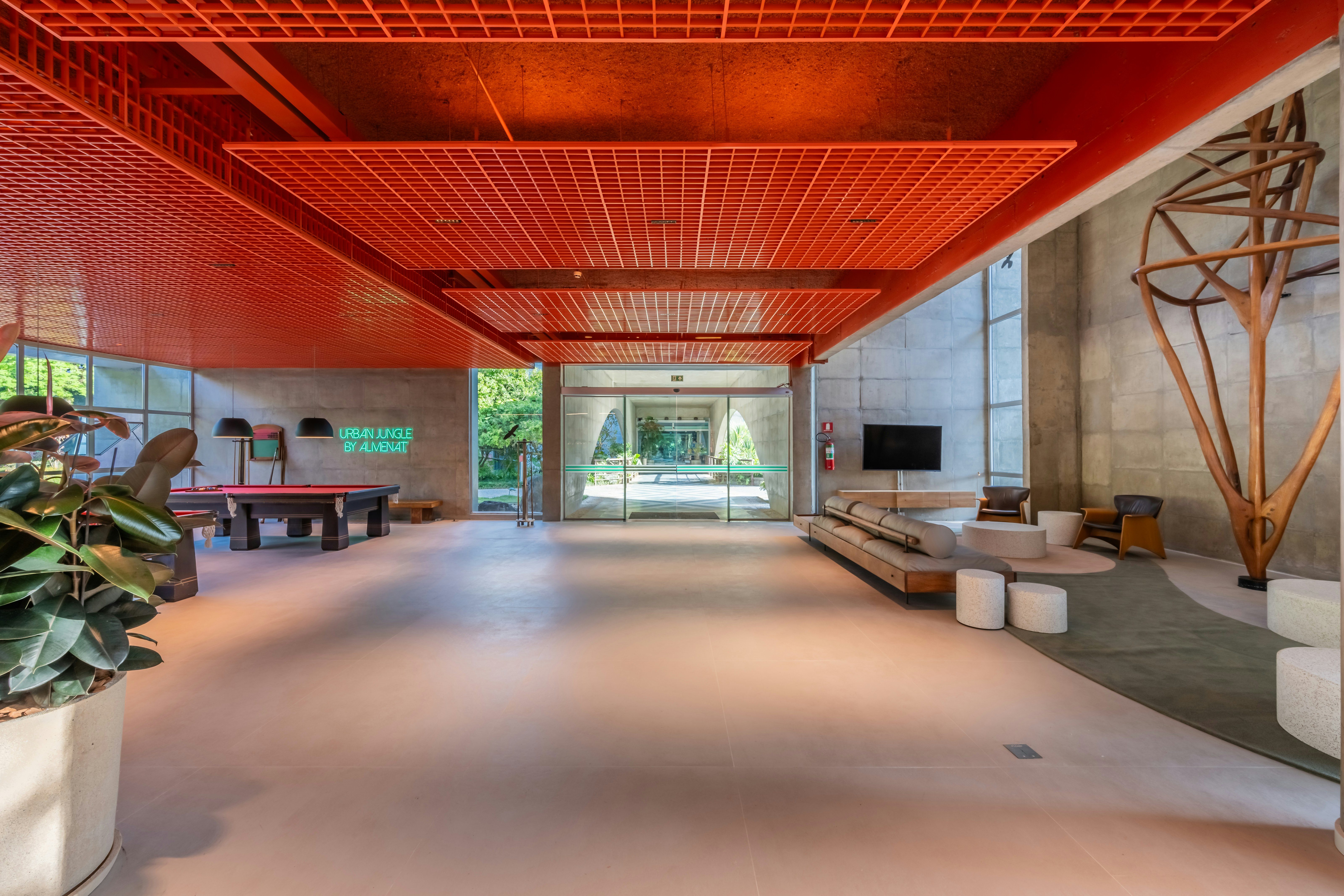 Almenat Embu das Artes, Tapestry Collection by Hilton 5/31