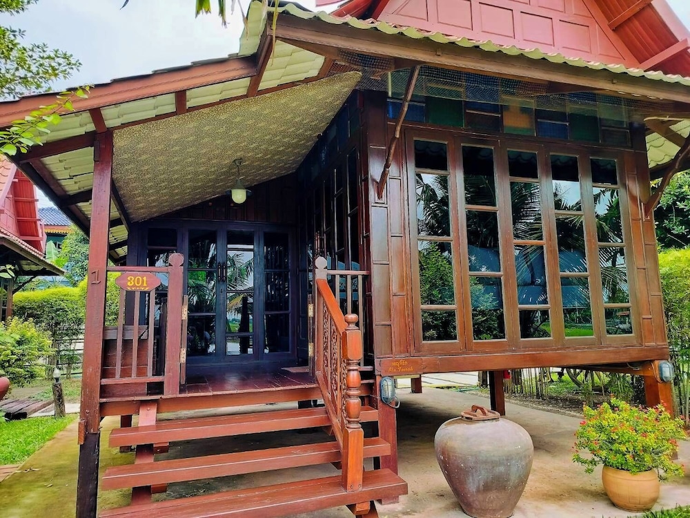 Pludhaya Resort and Spa 6/76