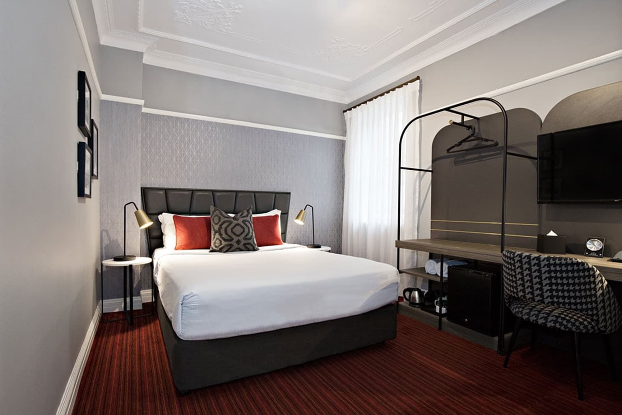 HERITAGE, QUEEN BED
