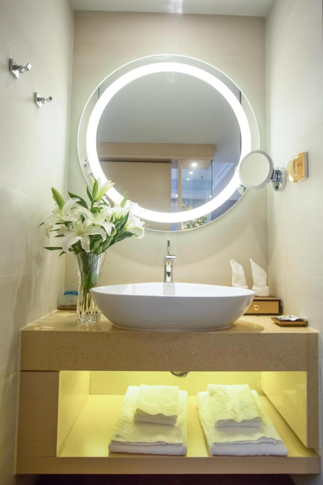 Lavande Hotel (Xuzhou East High-speed Railway Station Jinshanqiao Development Zone) 52/55