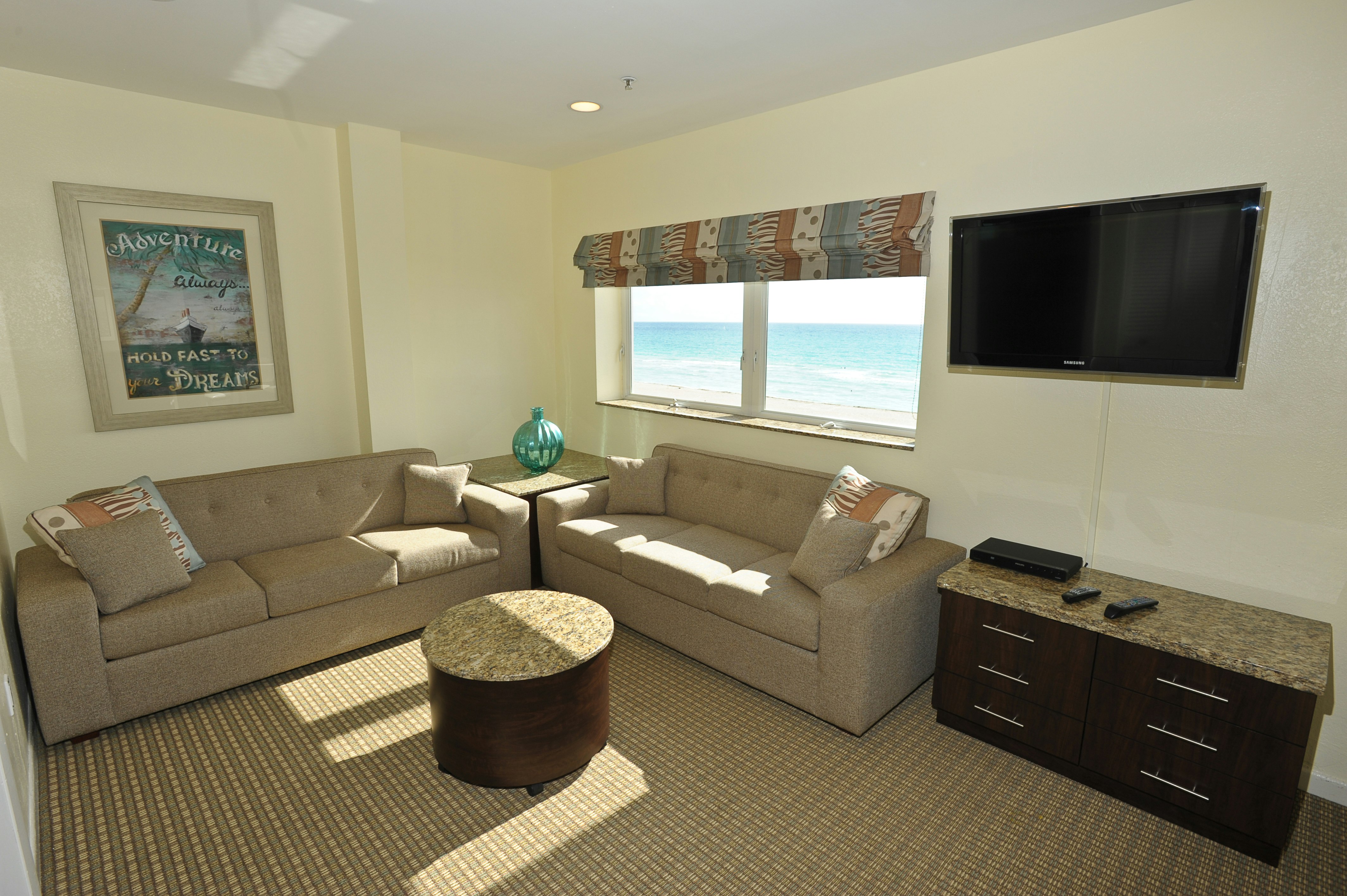 Crystal Beach Suites Miami Oceanfront Hotel 13/24