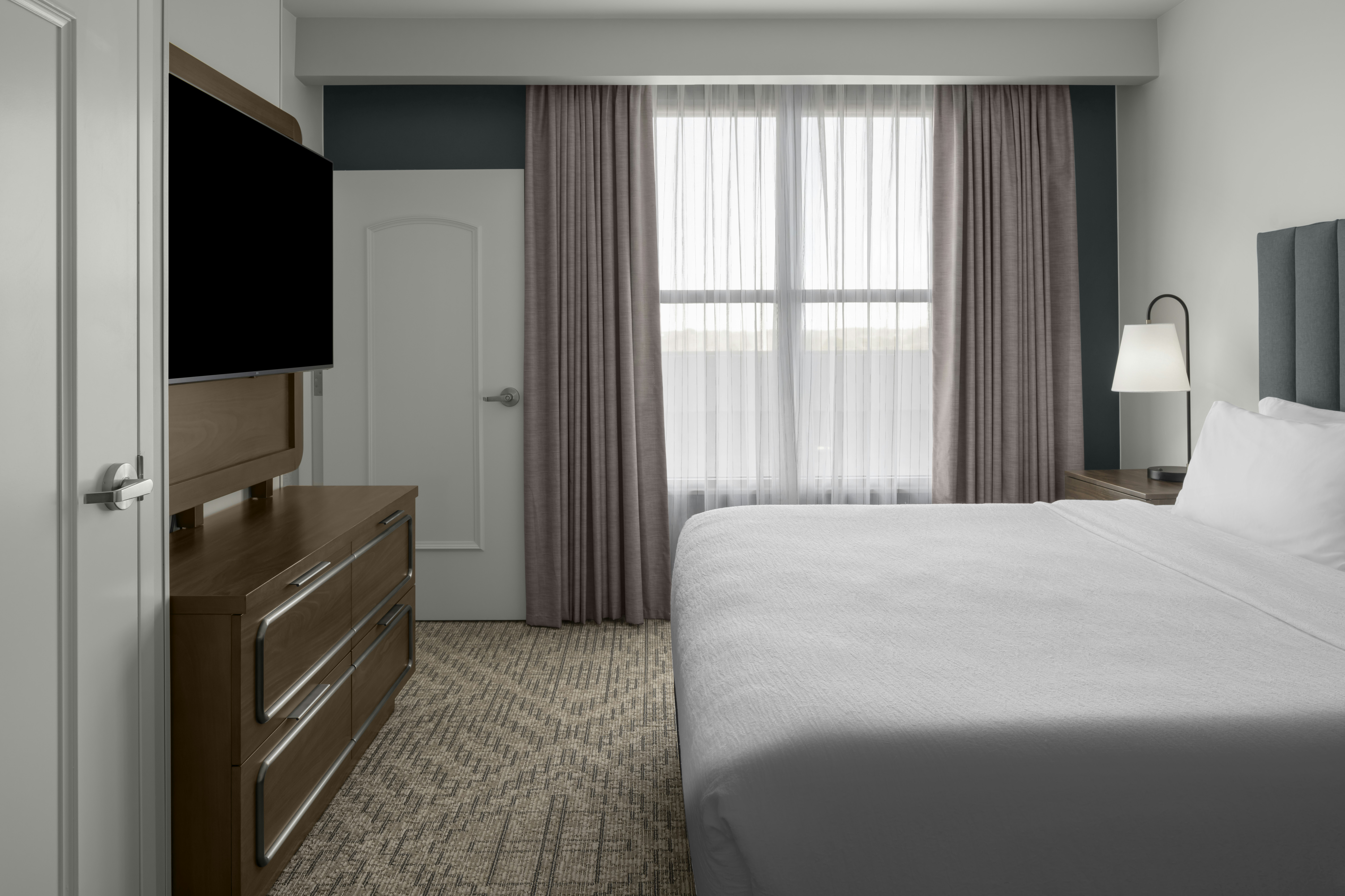 2 ROOMS, PREMIUM, SUITE, KING BED, ACCESSIBLE
