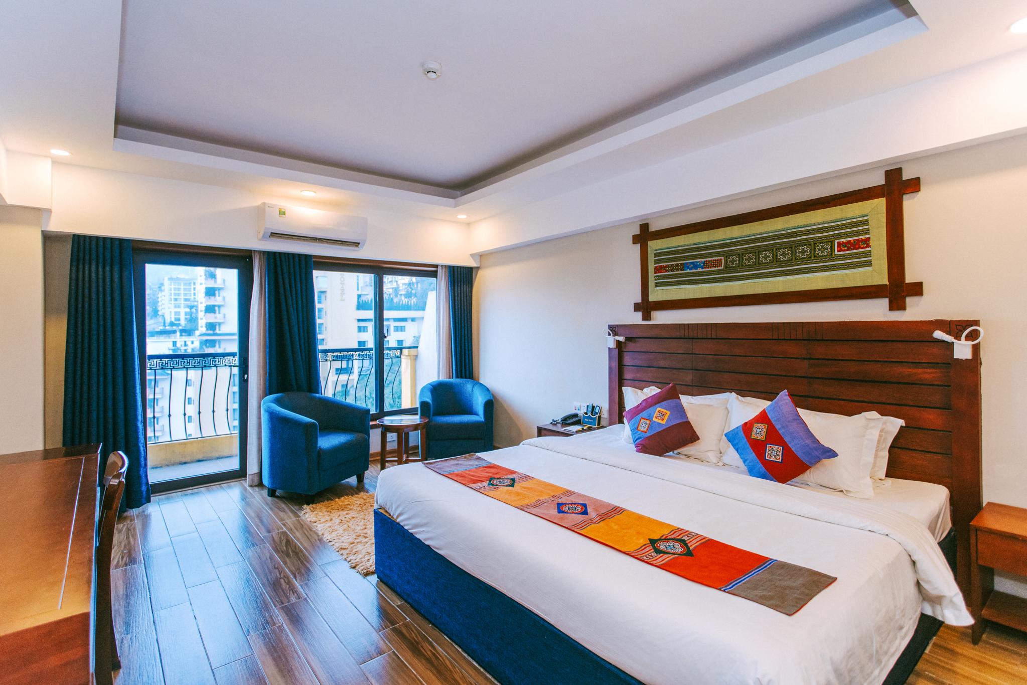 Superior, Queen Bed, City View