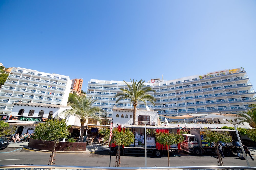 Pierre and Vacances Mallorca Deya 2/51