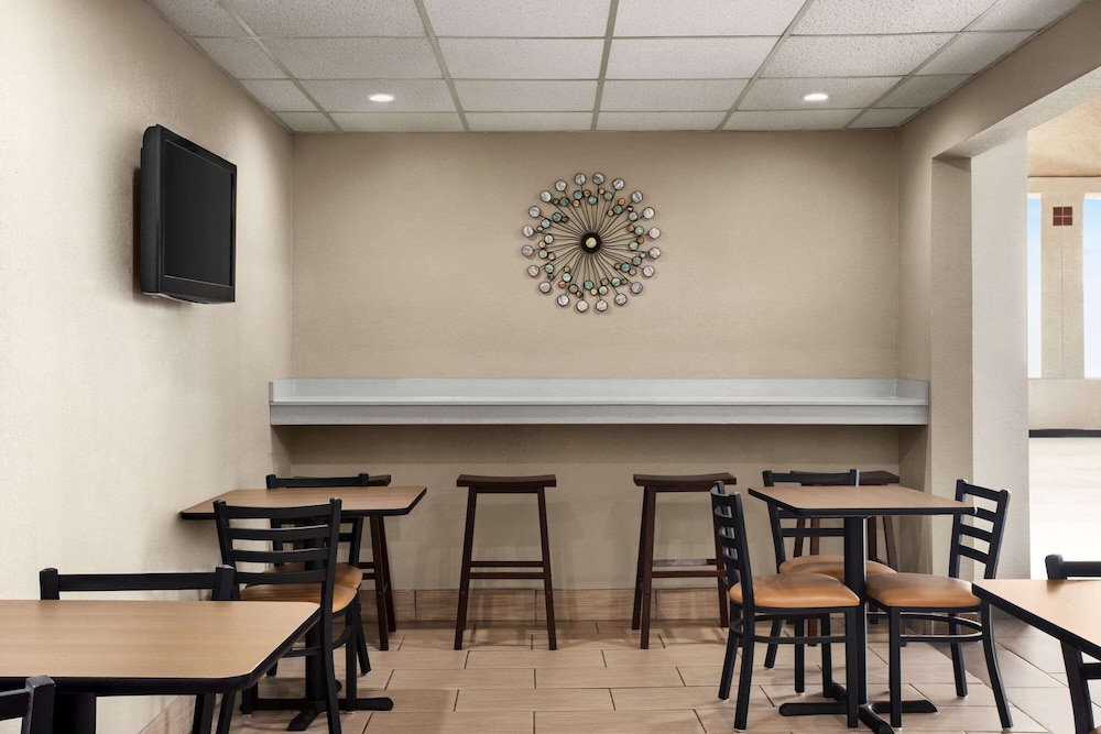 Super 8 By Wyndham Gainesville Tx 44/52