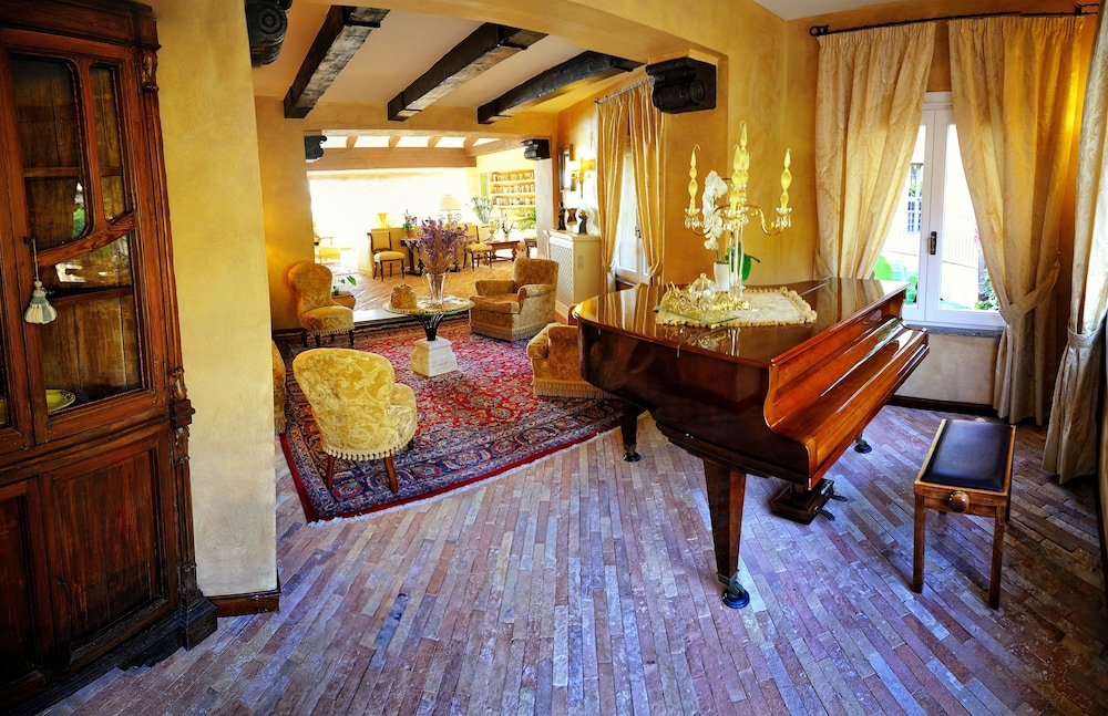 Hotel Porto Pirgos 28/30