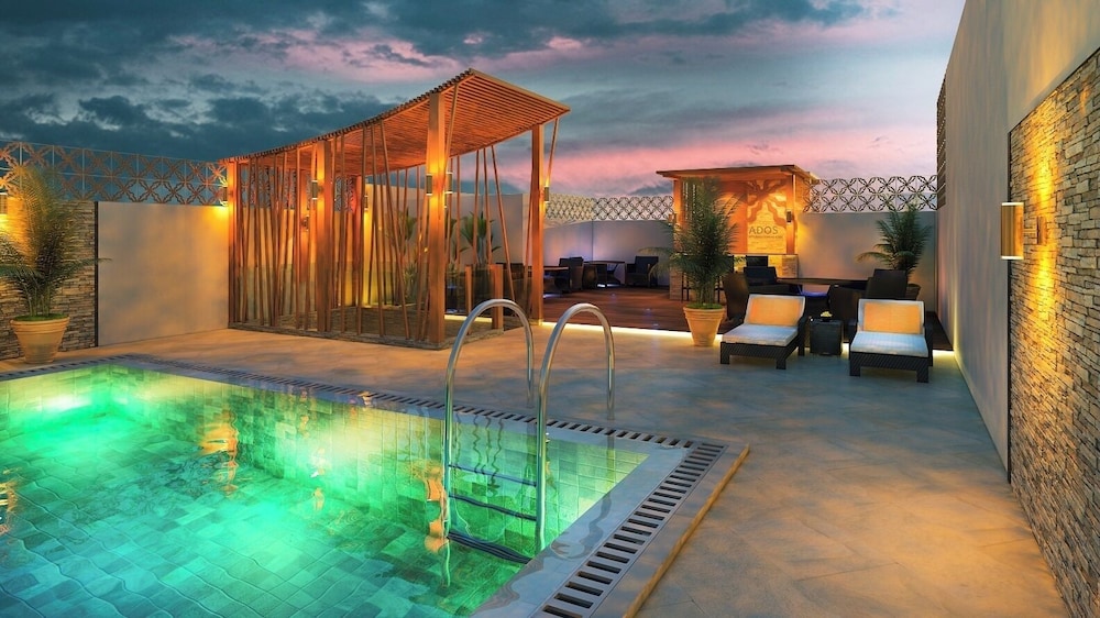 swimming pool spa