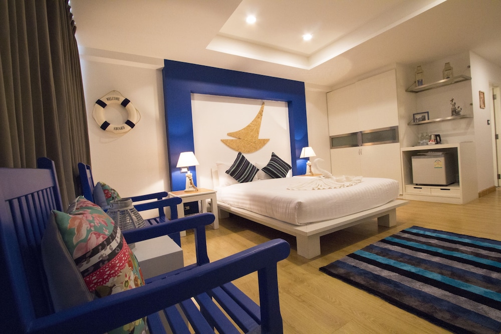 The Blue Pearl Kata Hotel 36/66