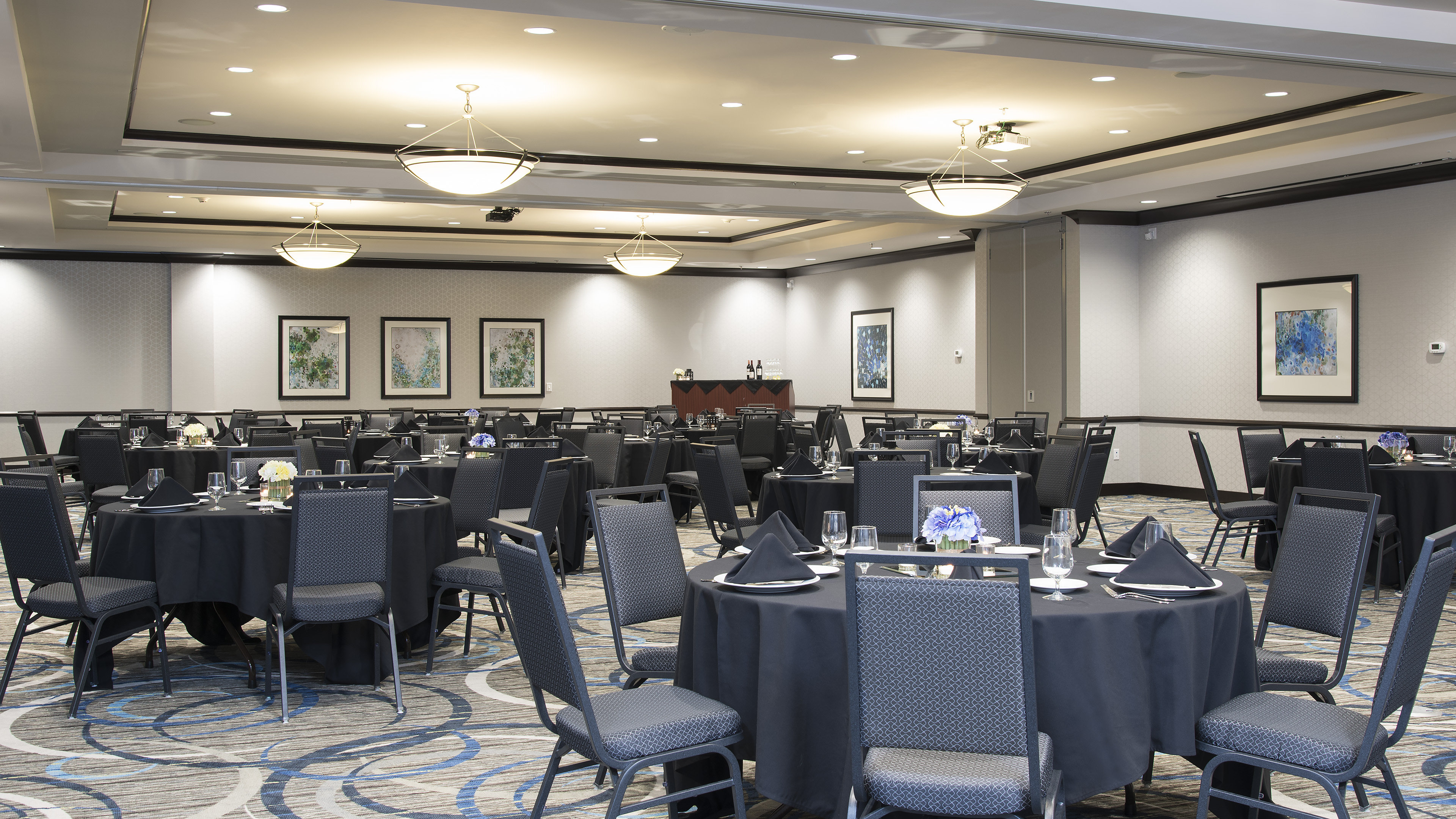 Holiday Inn Indianapolis Airport 56/66