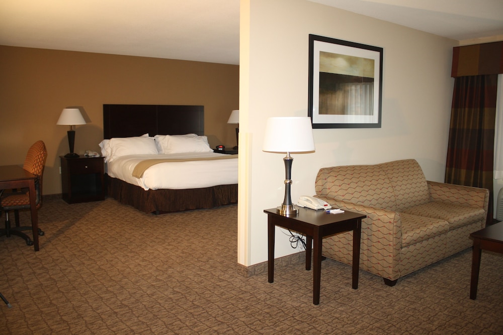 Holiday Inn Express Hotel And Suites Bridgeport 36/50