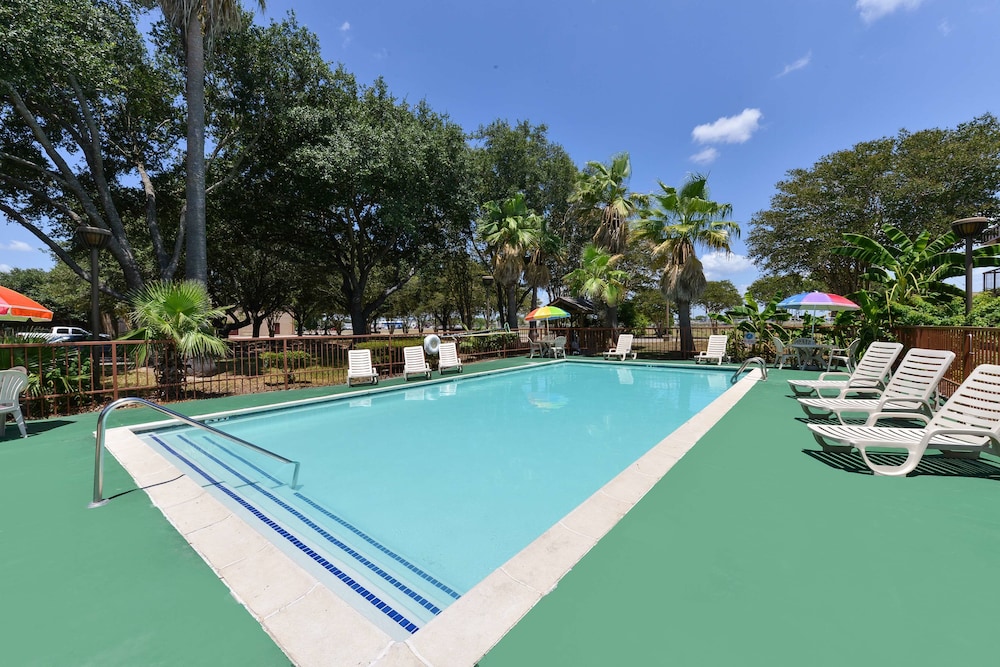 Americas Best Value Inn & Suites Victoria 17/34
