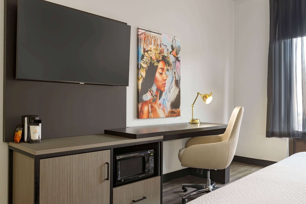 La Quinta Inn & Suites by Wyndham Dothan 58/71
