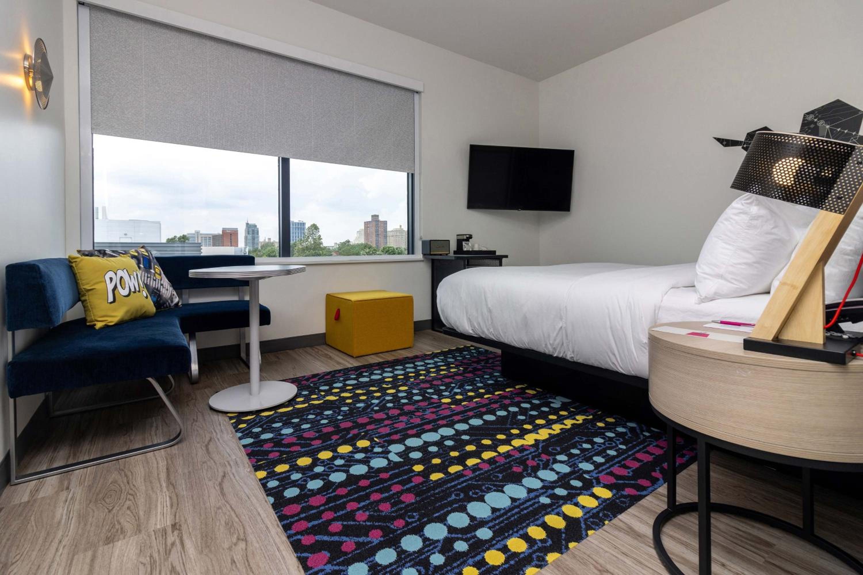 Aloft, Guest Room, King Bed