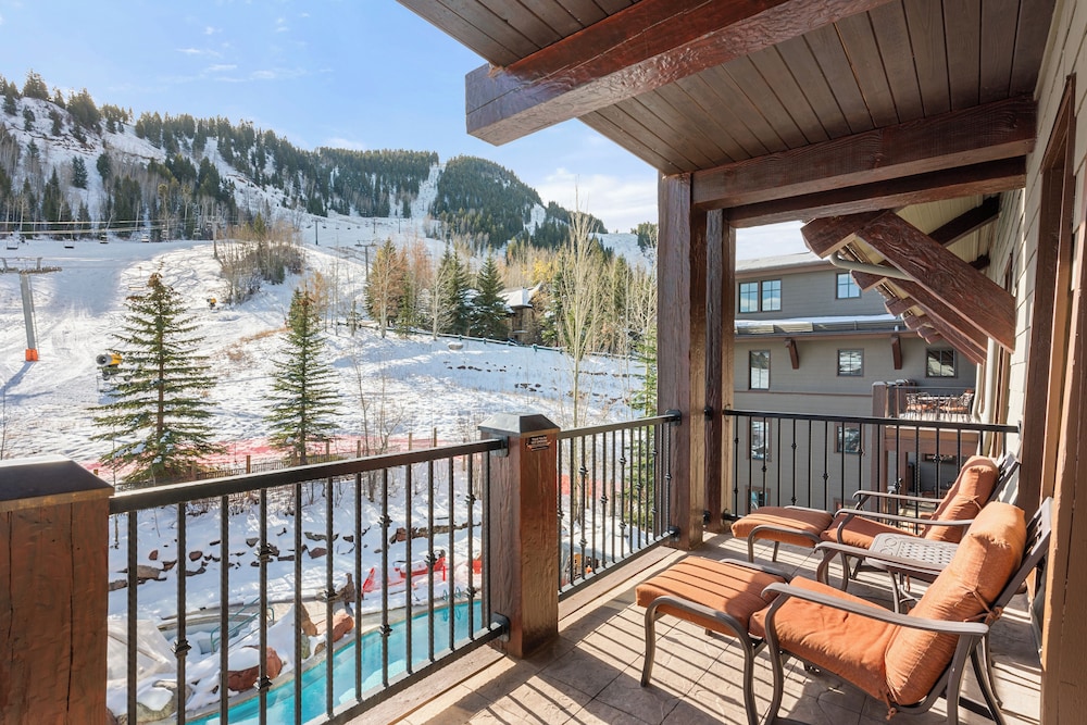 Ritz-Carlton Club, Aspen Highlands by Frias 22/50