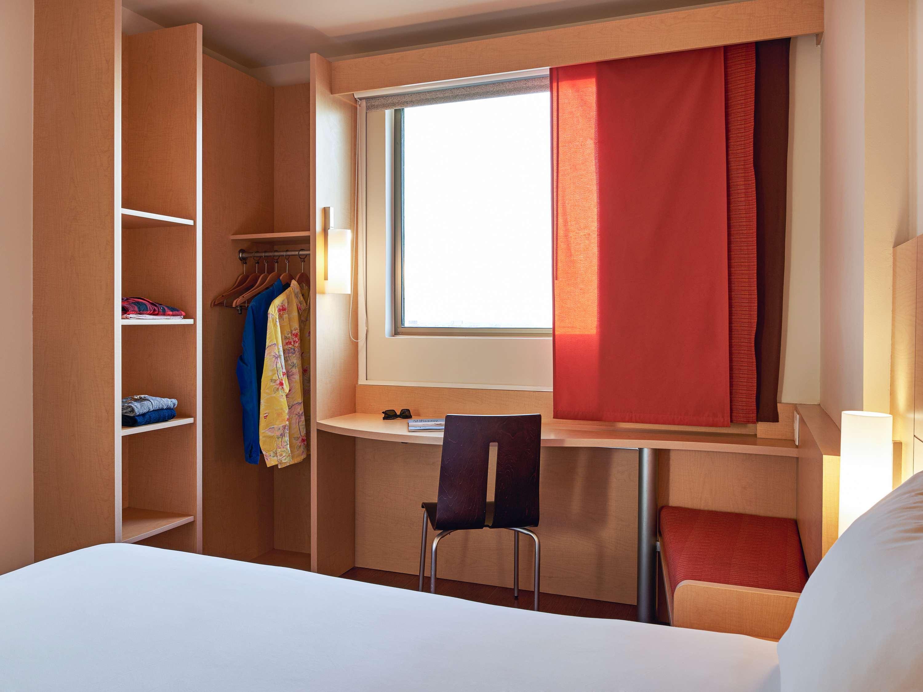 STANDARD, DOUBLE BED, ACCESSIBLE
