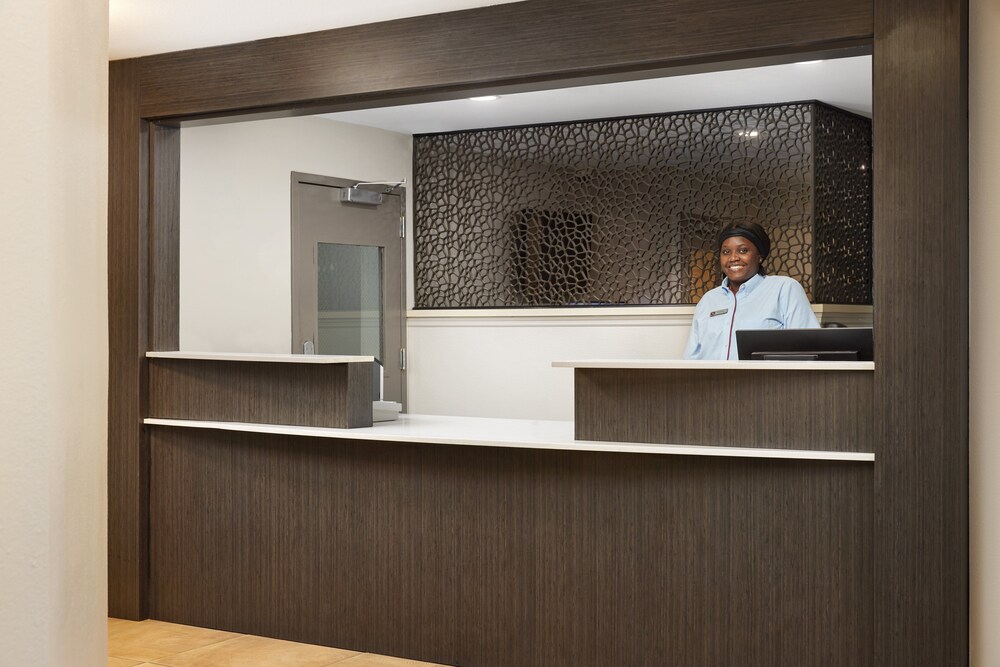 Candlewood Suites Charleston - Northwoods, an IHG Hotel 4/50