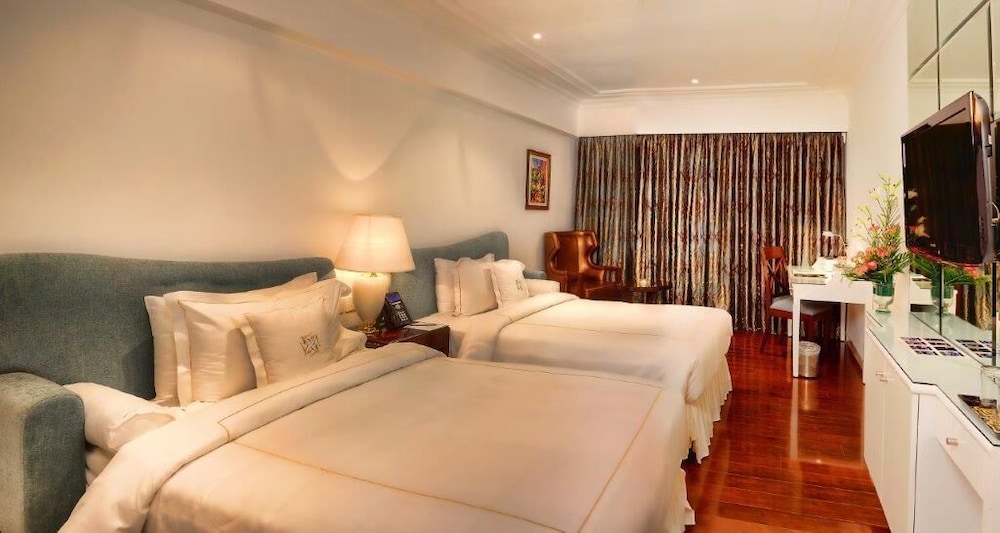 EXECUTIVE, TWIN BEDS