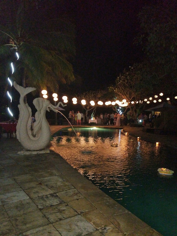 GAJAH MINA BEACH RESORT 40/50
