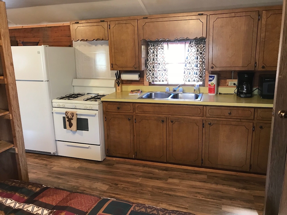 Grandview Cabins & RV Resort 7/50