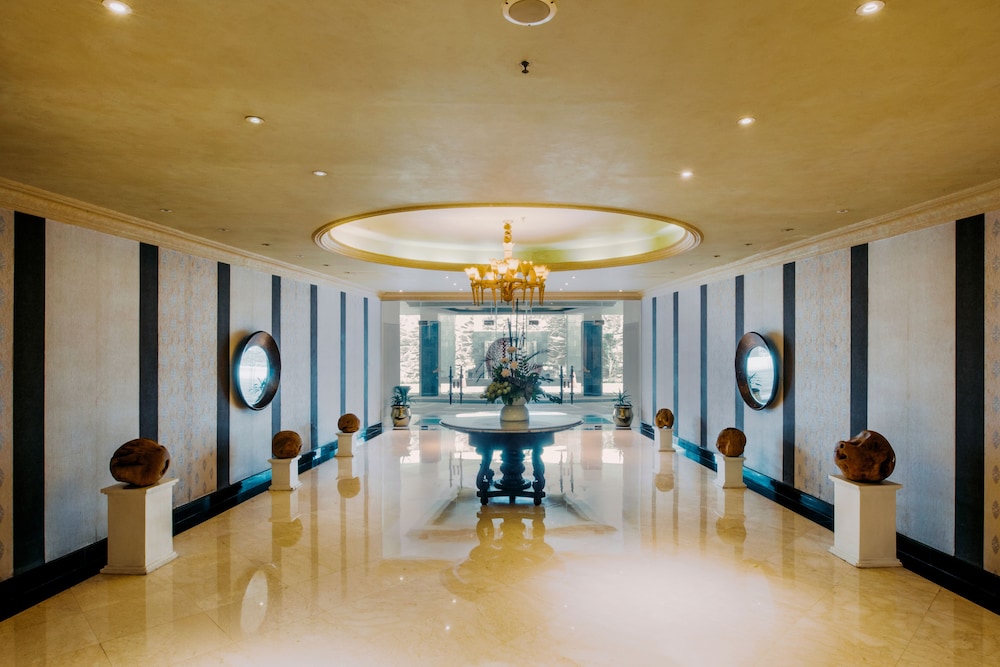 The Papandayan Hotel 40/60