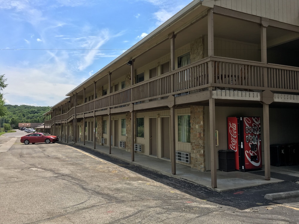Salt Creek Inn 26/36