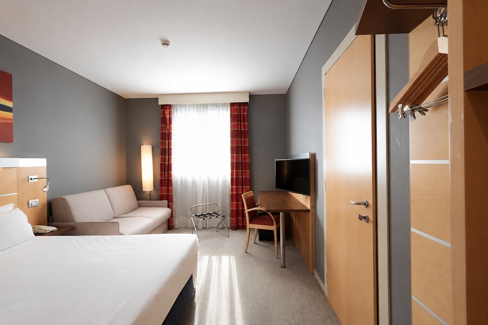 Bes Hotel Bergamo West 22/65