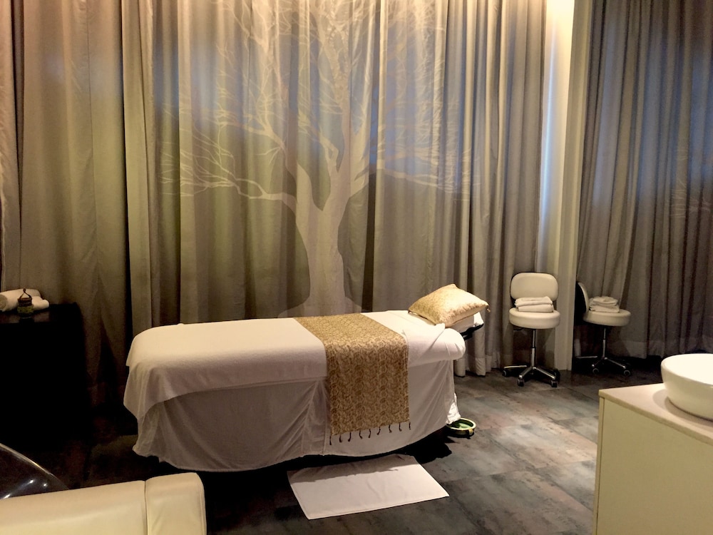 Vivanta New Delhi Dwarka 37/78