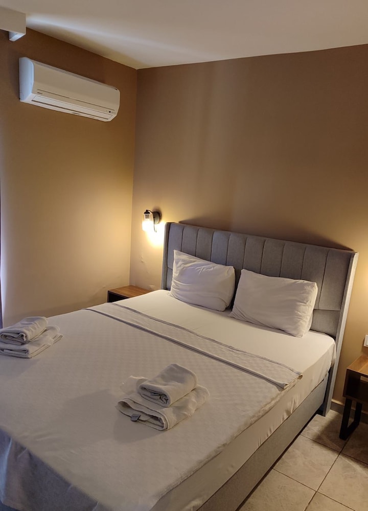 Avisos Hotel and Apartment 17/50