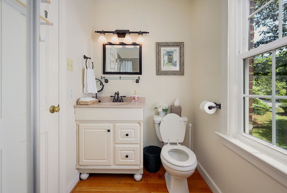 Colonial Gardens Bed & Breakfast 43/43