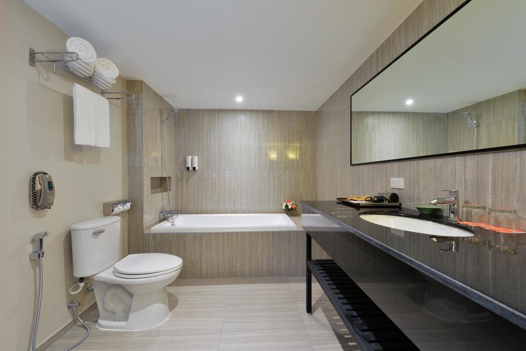 Executive, Suite