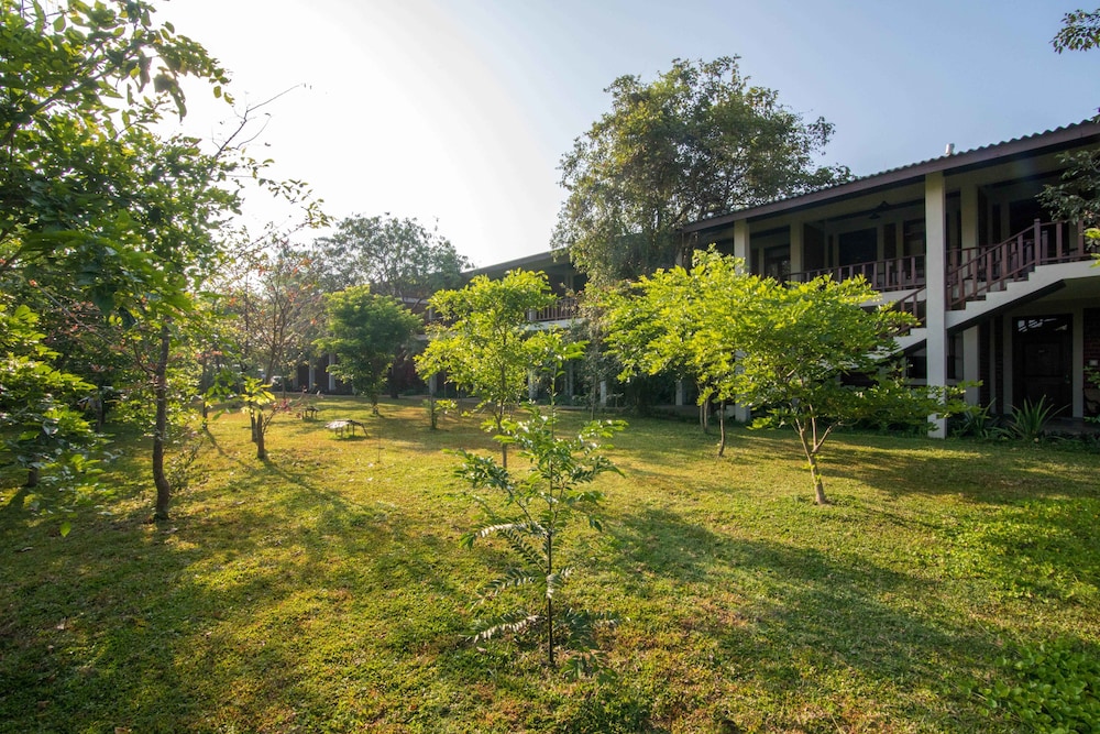 Camellia Resort And Spa 56/65