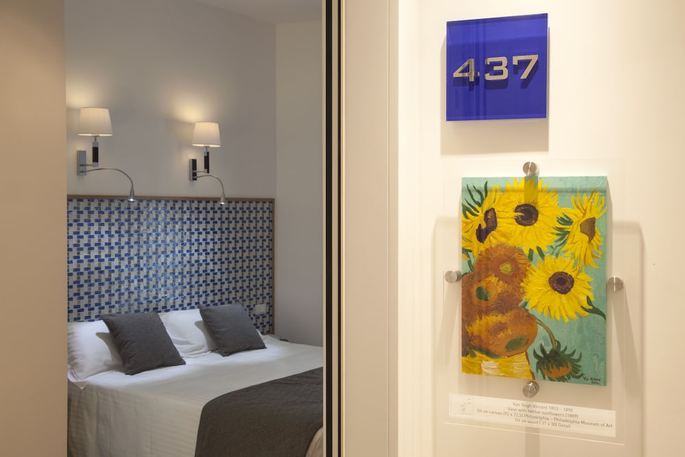 FLORIS HOTEL 22/73
