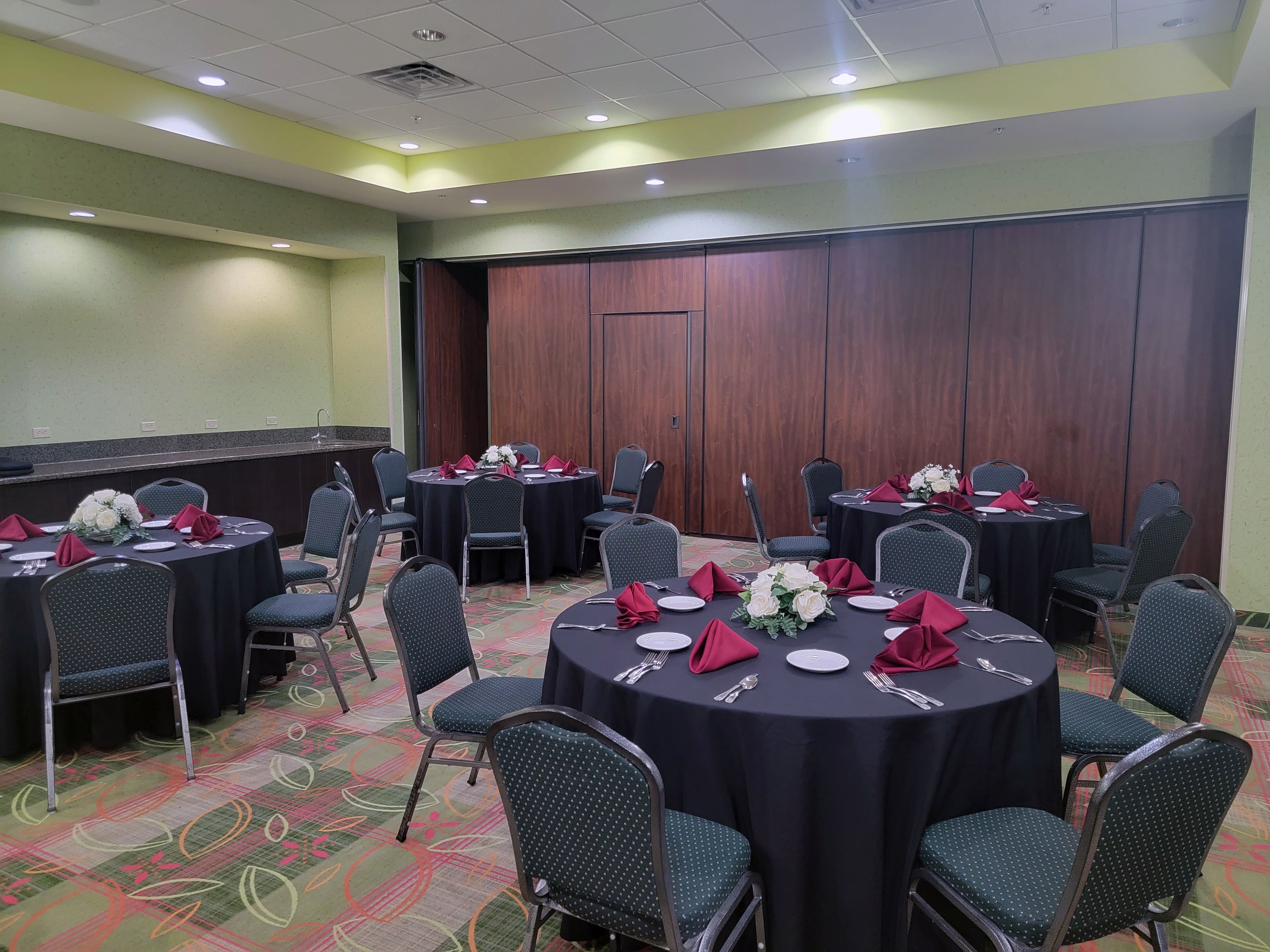 Holiday Inn Garland 57/73