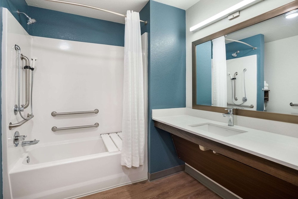 WoodSpring Suites Sulphur - Lake Charles 15/18