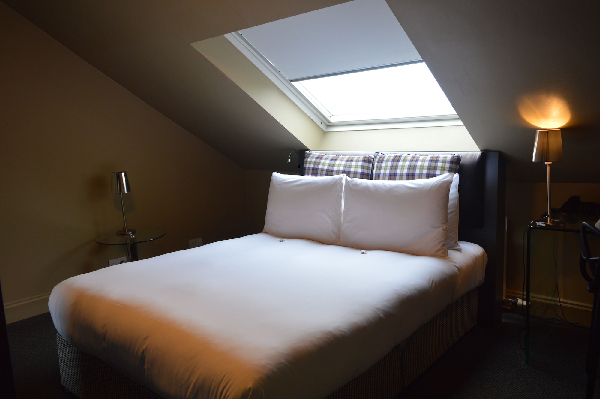 Petite, Double Bed