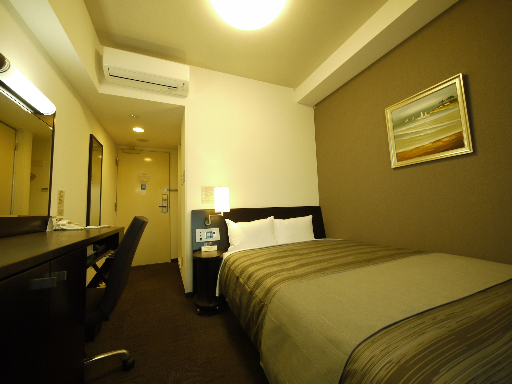 Semi Room, Comfort, Semi Double Bed, Smoking
