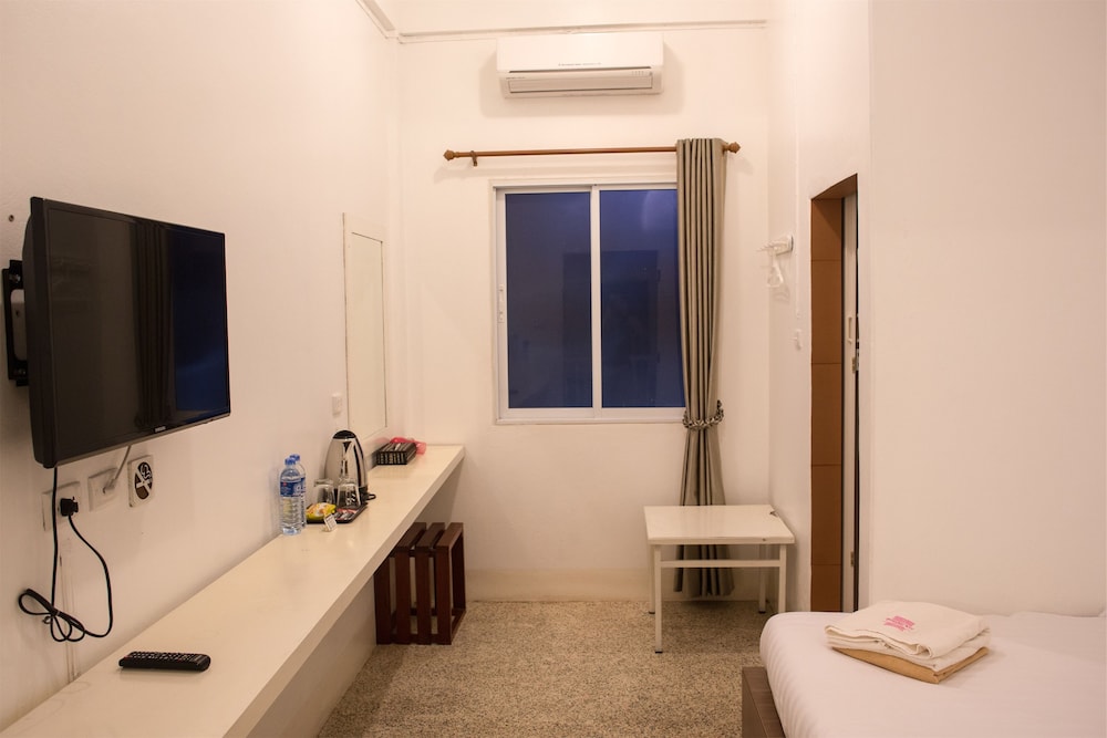 Chiangrai Hotel 35/37