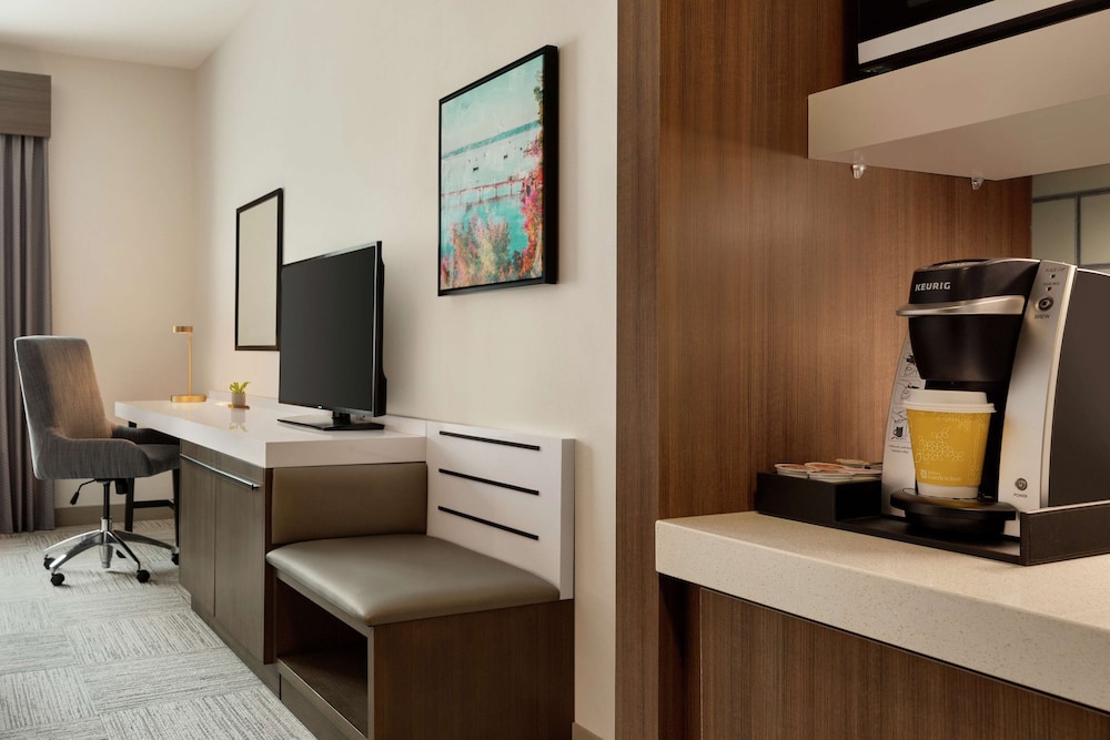 Hilton Garden Inn Seattle Airport 40/43