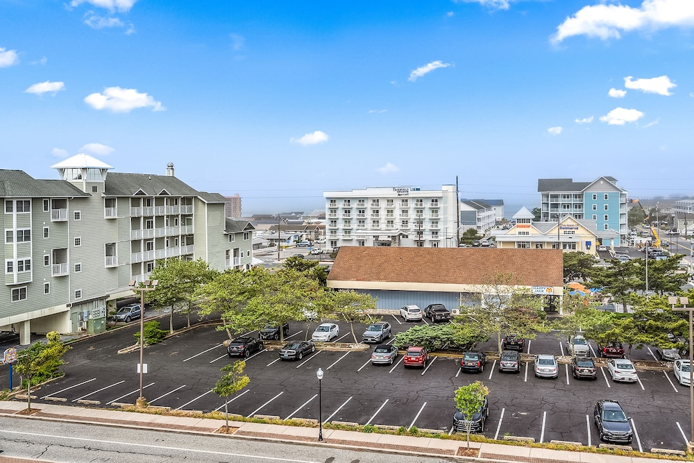 Crystal Beach Hotel 53/58
